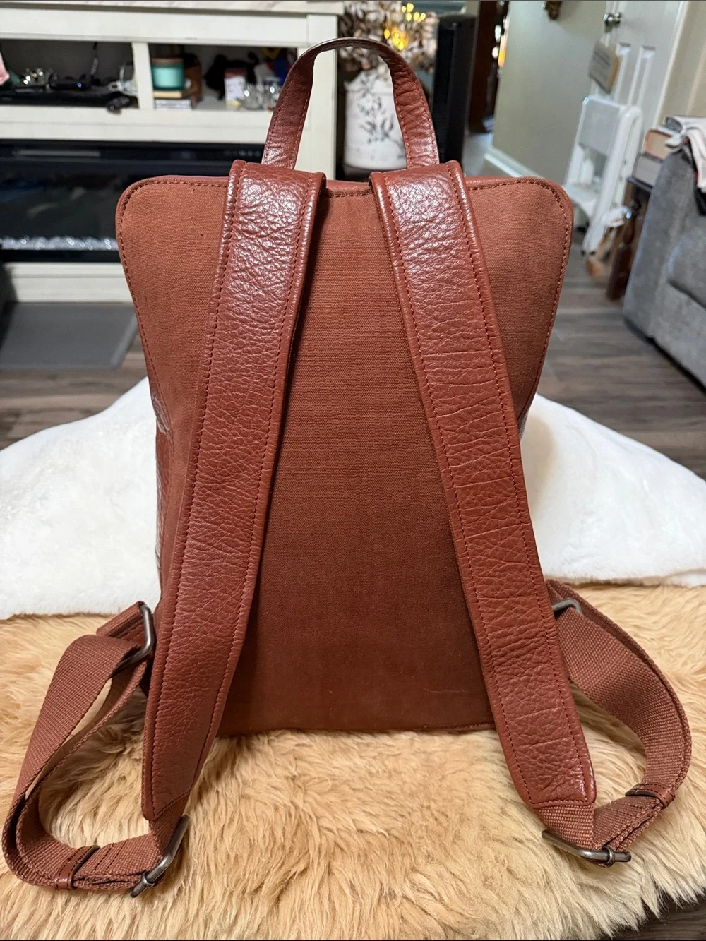 Frye Unisex Laptop Backpack in Brown Leather EUC
